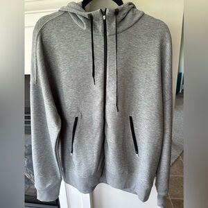 On Running Women’s Full Zip Hoodie- like new!